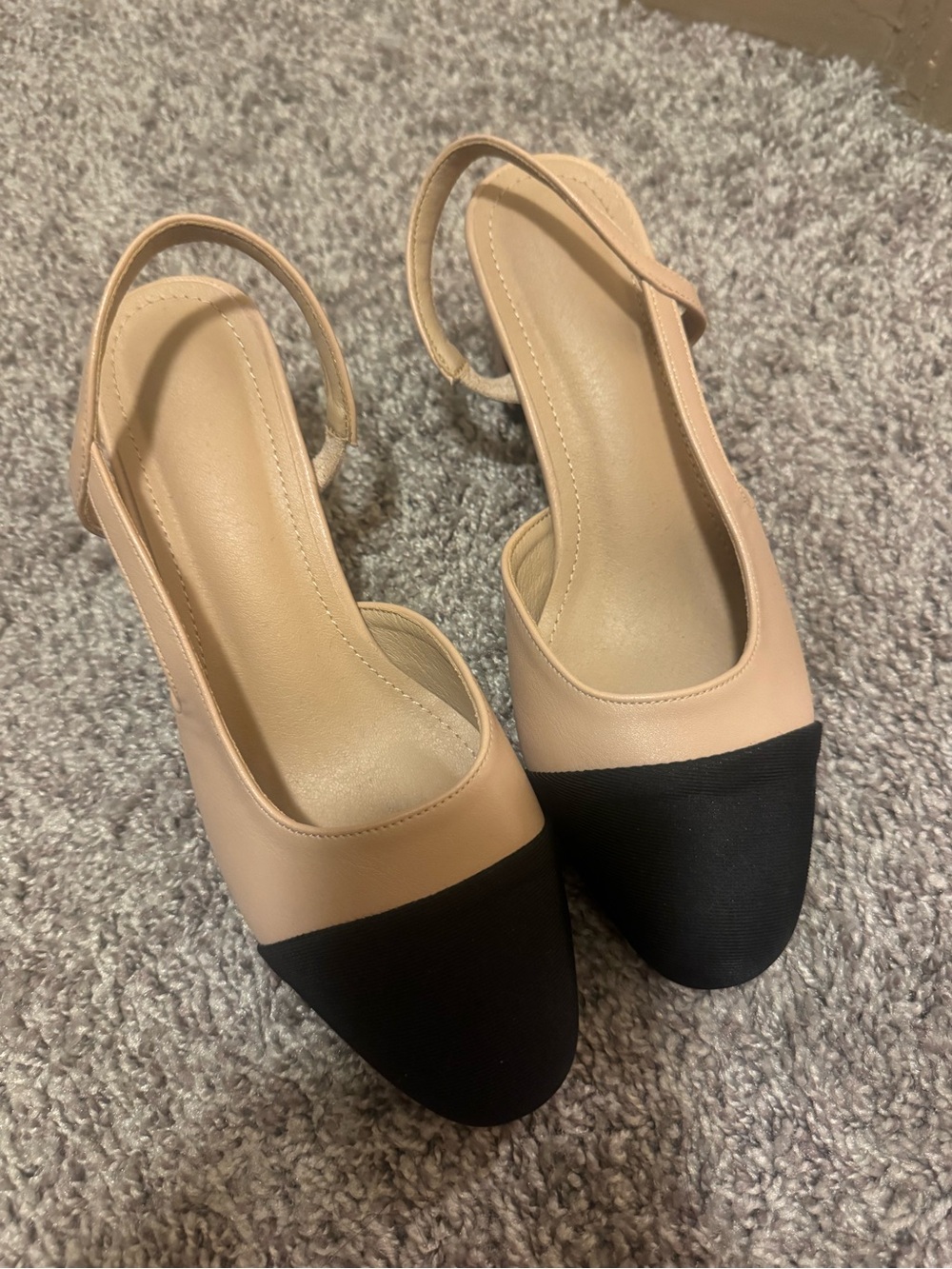 Elegant Two-Tone Slingback Pumps in Nude and Black